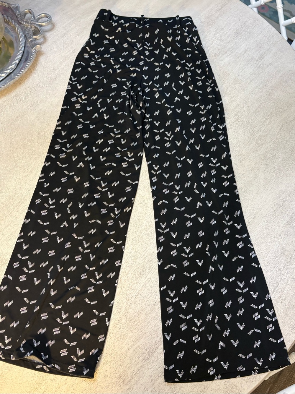 White House Black Market Black Wide-Leg Geometric Print Pants